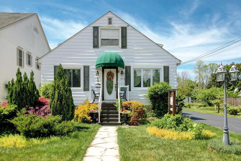 Williams Gate Bed & Breakfast Private Suites Niagara-on-the-Lake Exterior photo